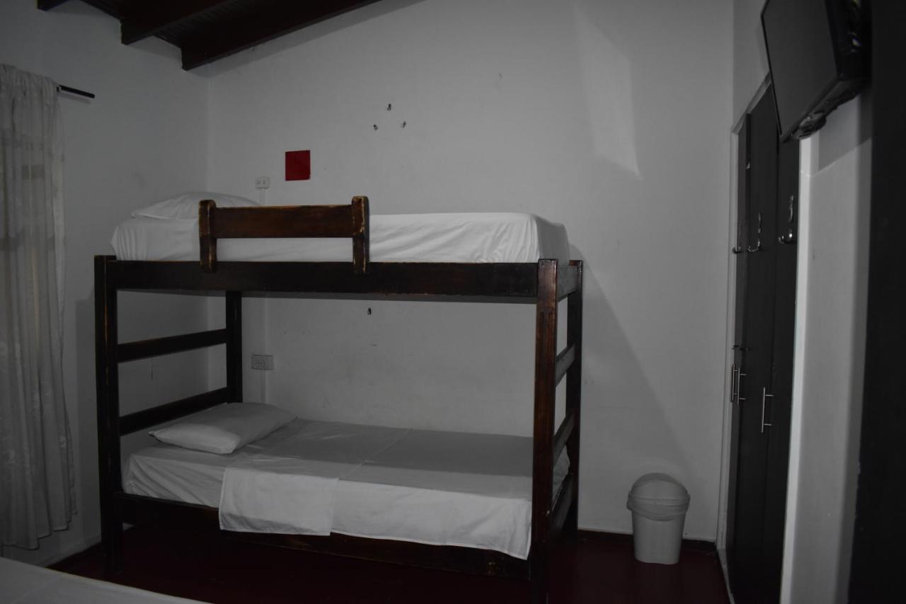 Esmed Hostel Medellín Extérieur photo
