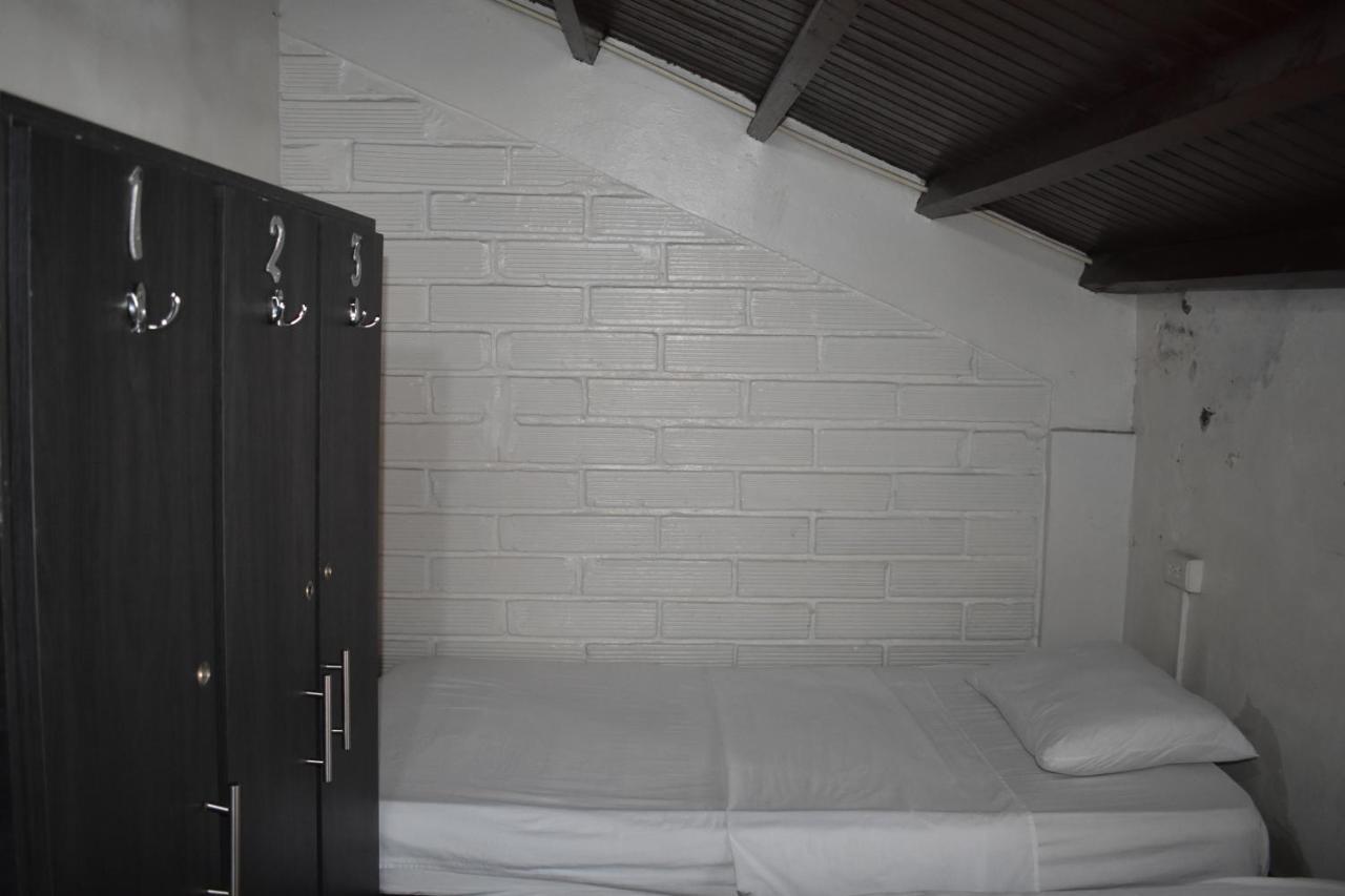 Esmed Hostel Medellín Extérieur photo