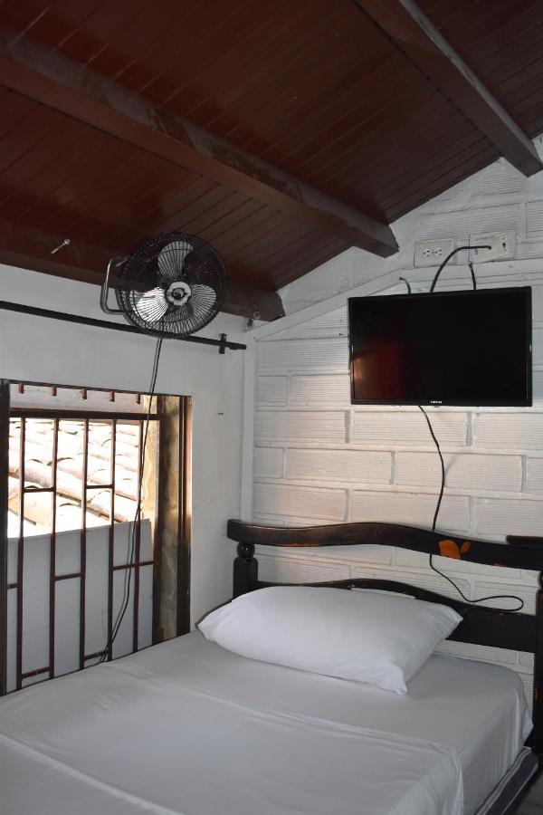 Esmed Hostel Medellín Extérieur photo