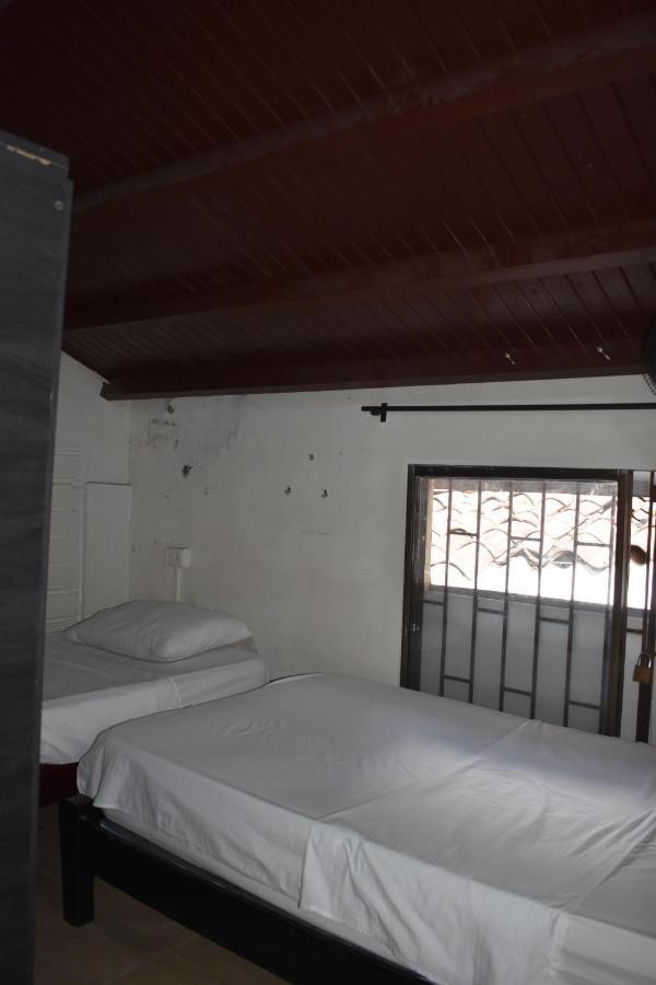 Esmed Hostel Medellín Extérieur photo