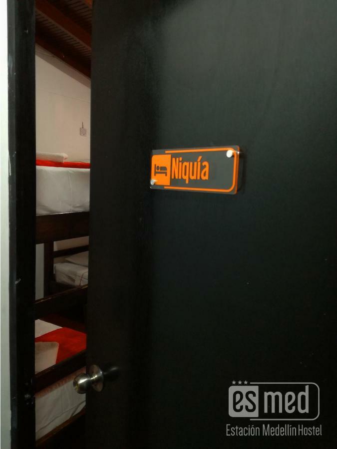 Esmed Hostel Medellín Extérieur photo
